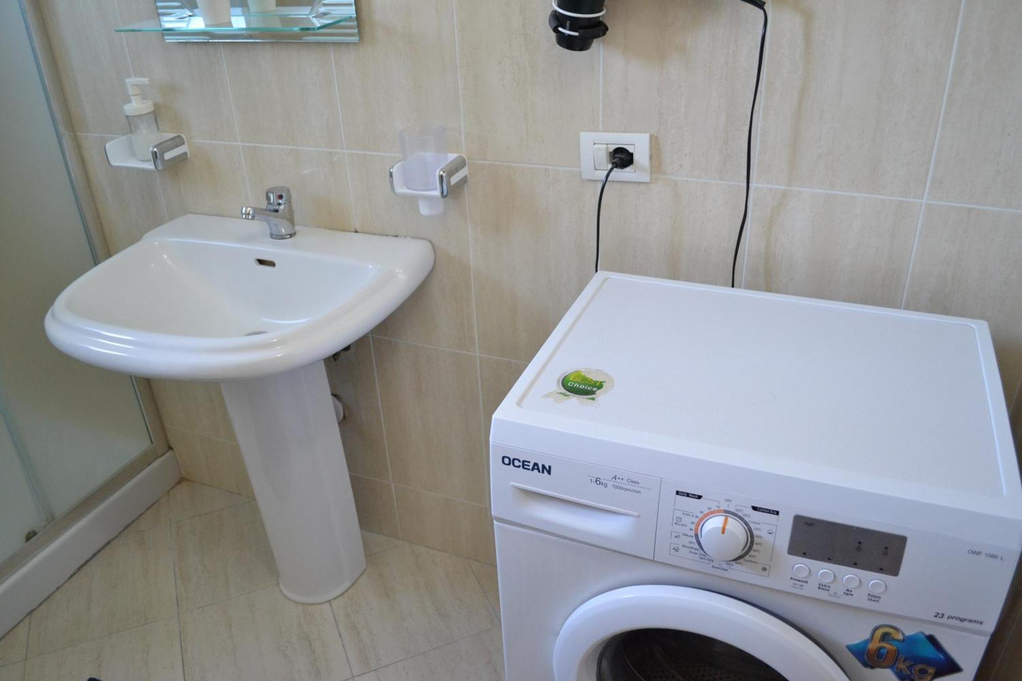 Seaview Gateway 2 Bedrooms Apartment & Garage Vlorë Buitenkant foto