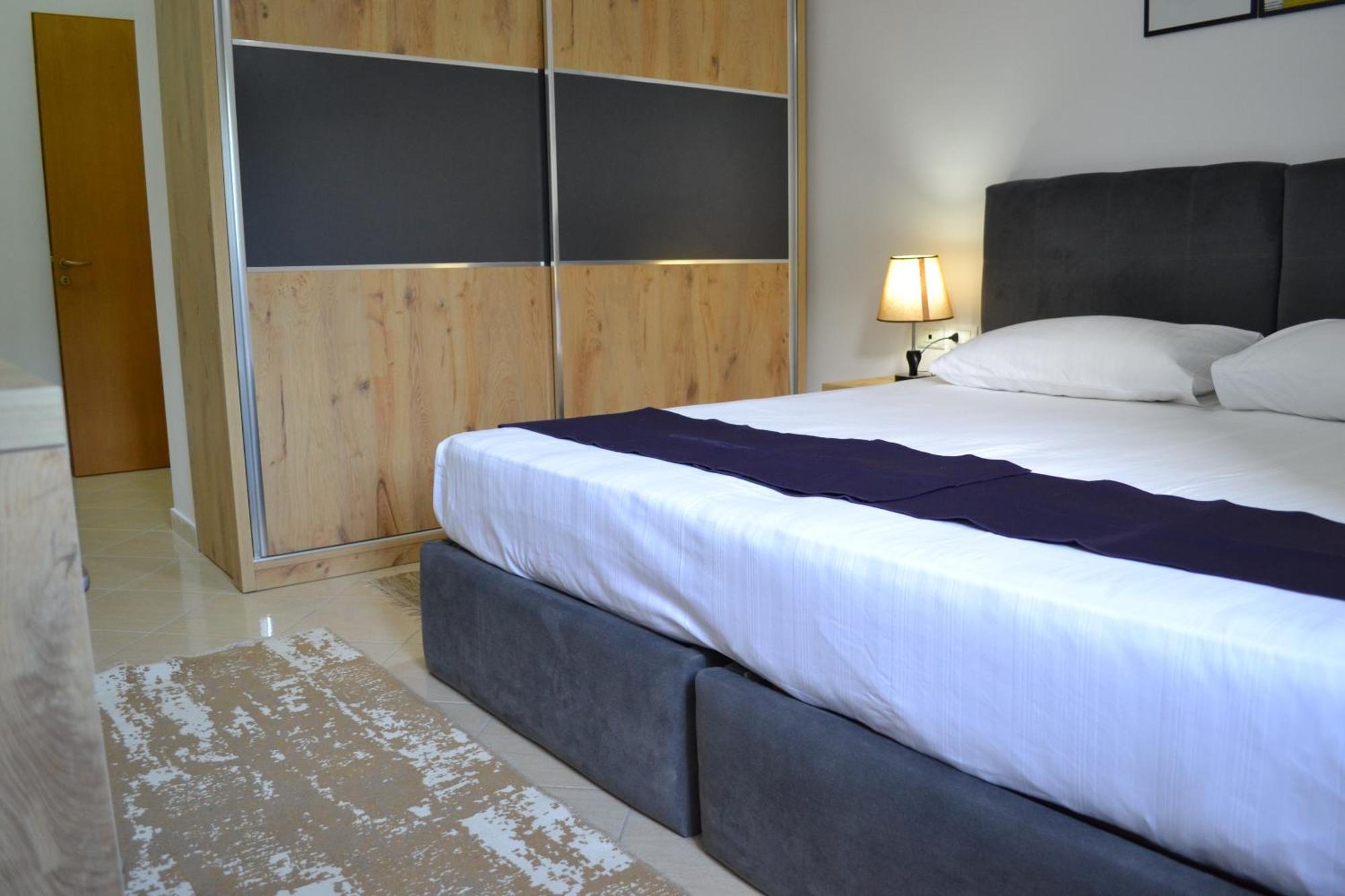 Seaview Gateway 2 Bedrooms Apartment & Garage Vlorë Buitenkant foto