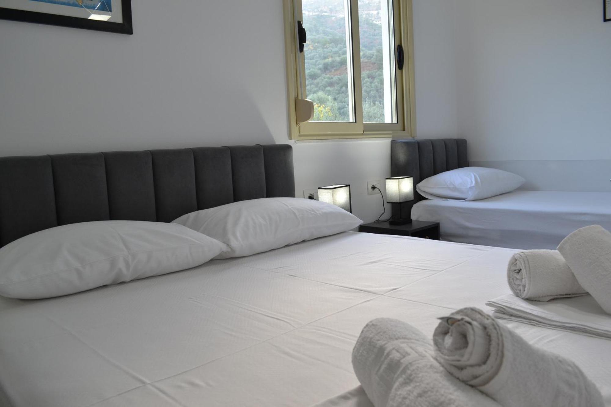 Seaview Gateway 2 Bedrooms Apartment & Garage Vlorë Buitenkant foto