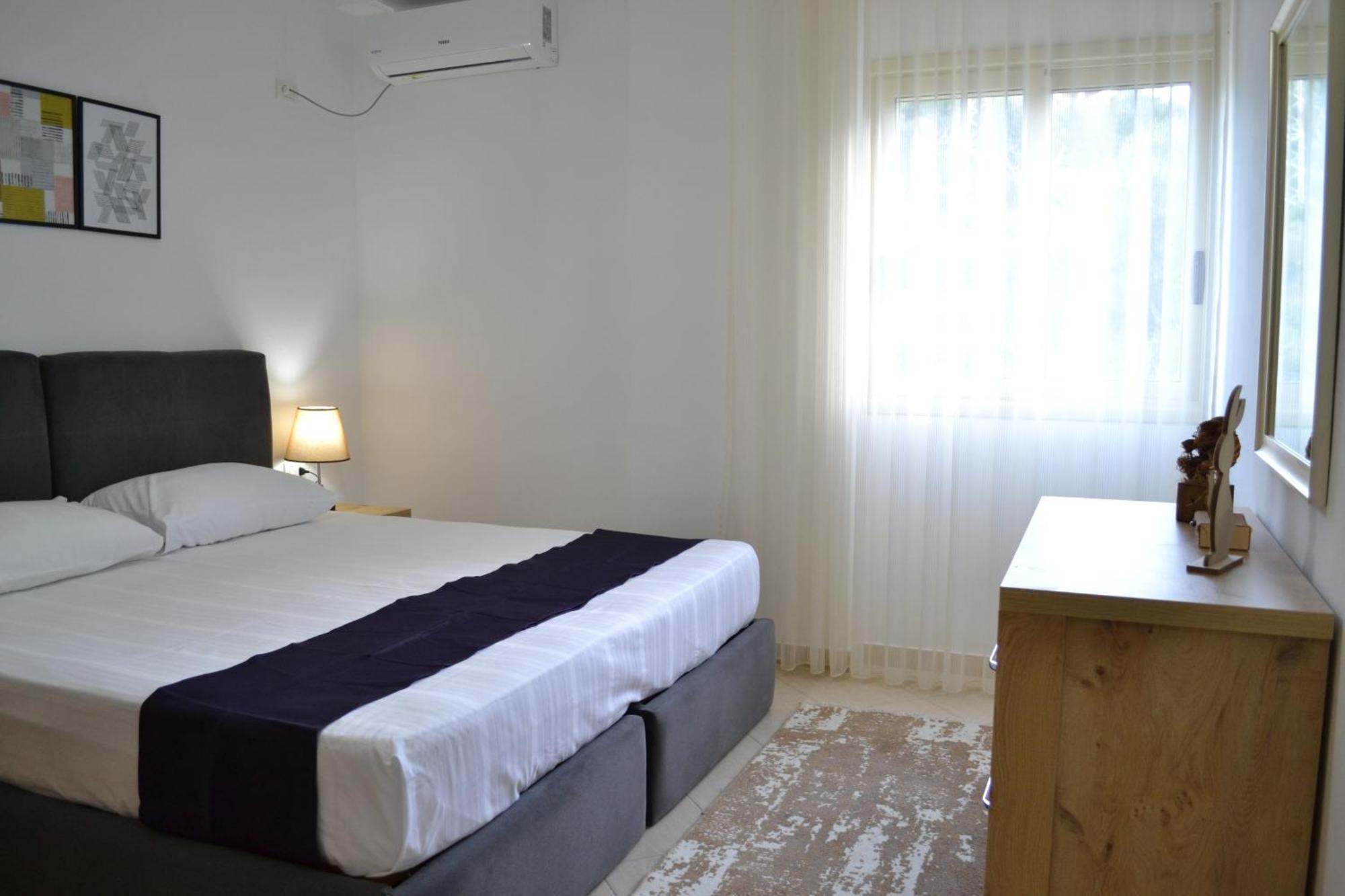 Seaview Gateway 2 Bedrooms Apartment & Garage Vlorë Buitenkant foto