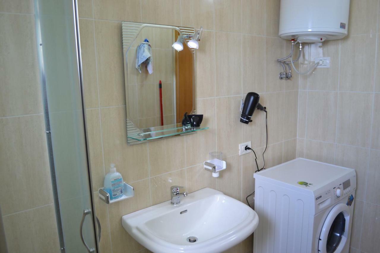 Seaview Gateway 2 Bedrooms Apartment & Garage Vlorë Buitenkant foto
